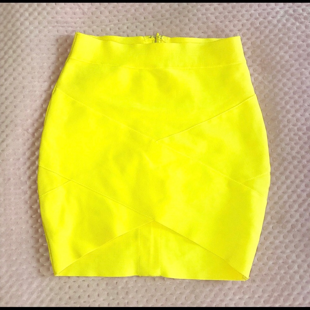 Stretchy, bandage mini skirt